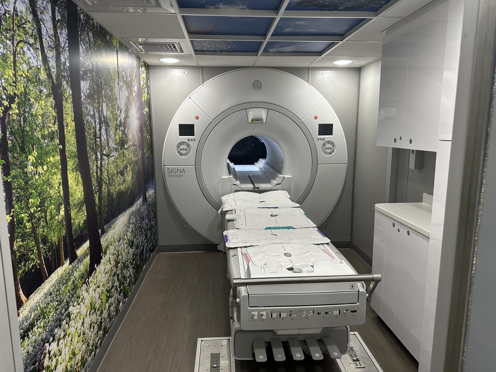 4596voyager Mobile MRI Trailer